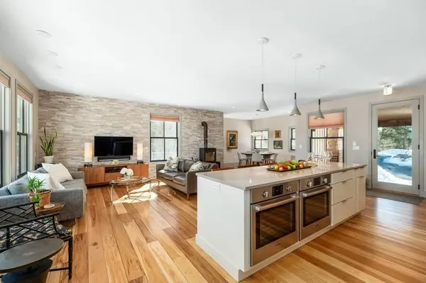 15 Lufkin Point Rd, Essex, MA 01929