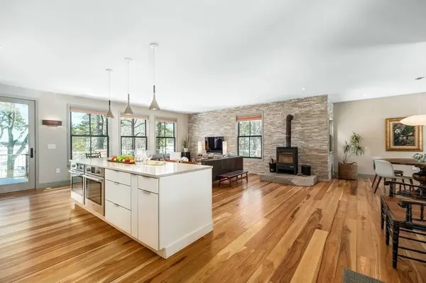 15 Lufkin Point Rd, Essex, MA 01929