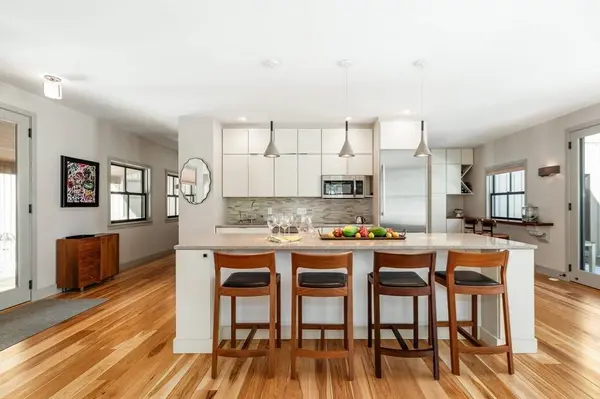 15 Lufkin Point Rd, Essex, MA 01929