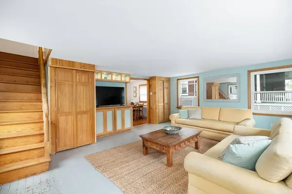 8 Blake Ct, Gloucester, MA 01930