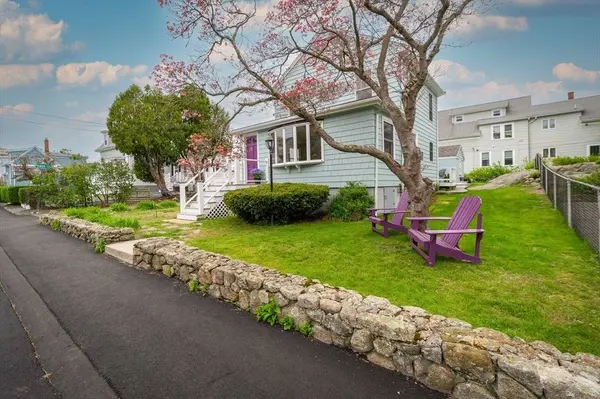 8 Blake Ct, Gloucester, MA 01930