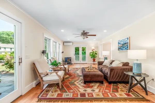 51 South St, Rockport, MA 01966