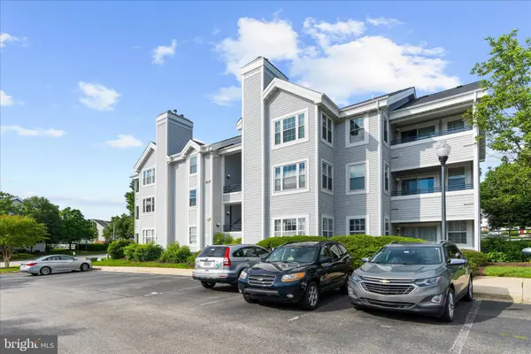 601 FOREST WALK LN #204, Odenton, MD 21113