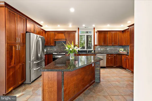 813 SHORE DR, Edgewater, MD 21037