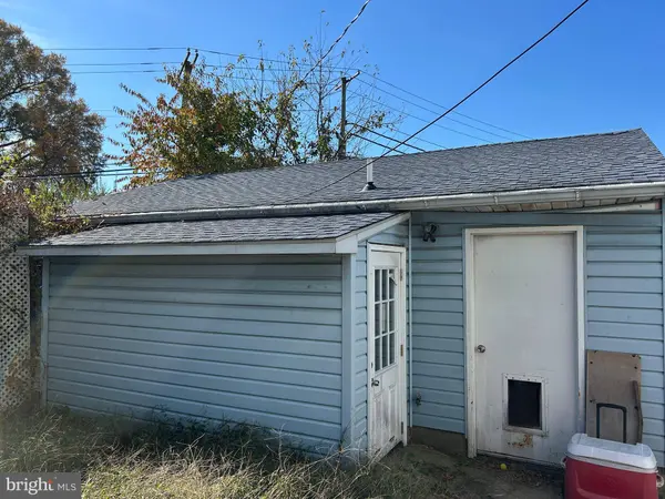 912 OAKWOOD RD, Glen Burnie, MD 21061