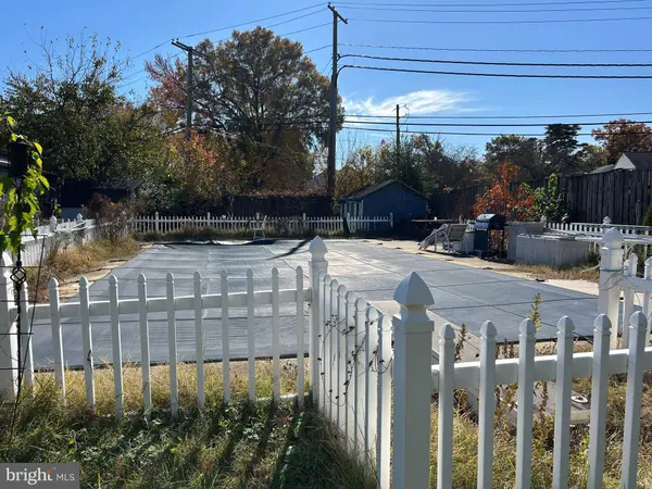 912 OAKWOOD RD, Glen Burnie, MD 21061