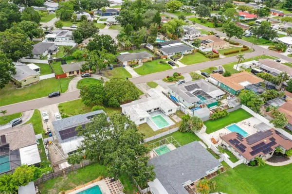 1848 68TH AVE N, St Petersburg, FL 33702