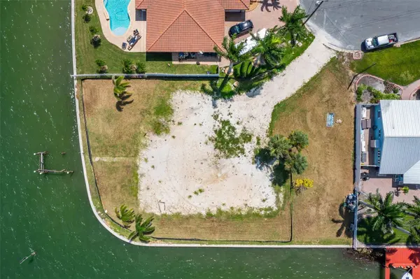 840 123RD AVE, Treasure Island, FL 33706