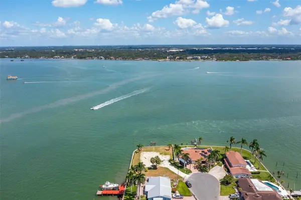 840 123RD AVE, Treasure Island, FL 33706