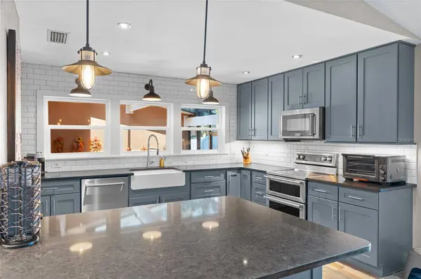 13000 HIBISCUS AVE, Seminole, FL 33776