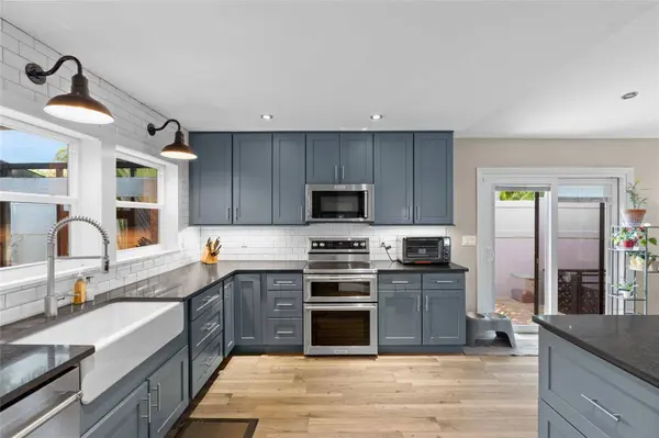 13000 HIBISCUS AVE, Seminole, FL 33776