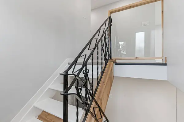 873 9th AVE E, Owen Sound, ON N4K 3E8