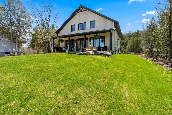 138 Wilson DR, Georgian Bluffs, ON N0H 2T0