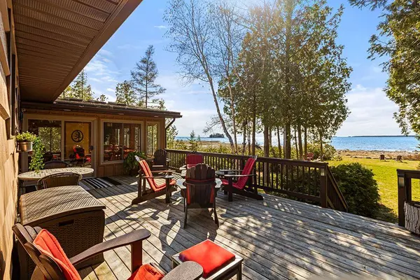 11 Spry Shore RD, Northern Bruce Peninsula, ON N0H 1W0