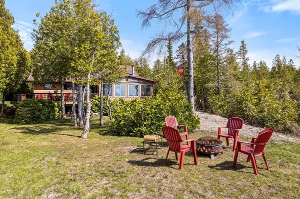 11 Spry Shore RD, Northern Bruce Peninsula, ON N0H 1W0
