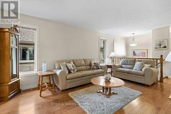 1877 8TH AVENUE W, Owen Sound, ON N4K0A7