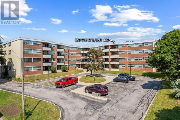 860 9TH ST East #402