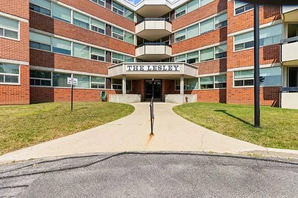 860 9TH ST E #402, Owen Sound, ON N4K 1R2