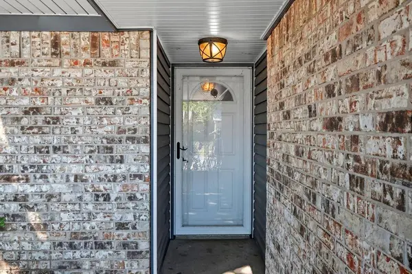 6549 Old Mill Circle, Watauga, TX 76148