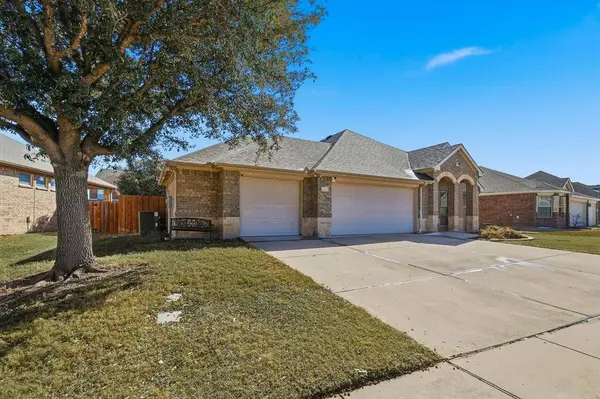 7520 Innisbrook Lane, Fort Worth, TX 76179