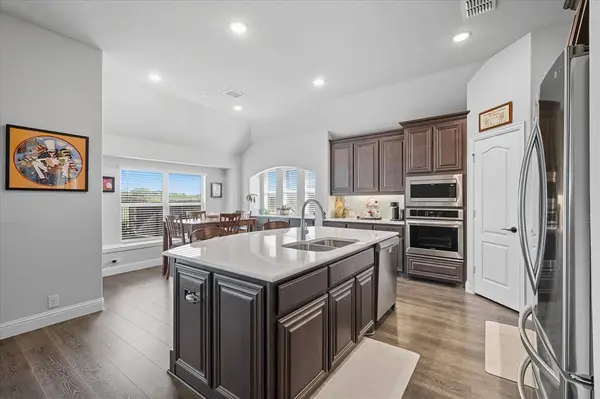 703 Oakcrest Drive, Justin, TX 76247