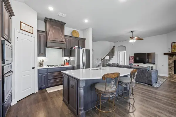 703 Oakcrest Drive, Justin, TX 76247