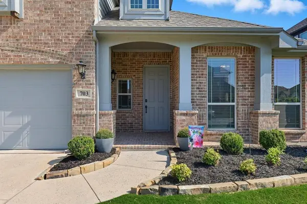 703 Oakcrest Drive, Justin, TX 76247