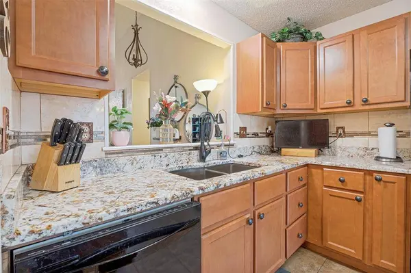 2910 Spinner Lane, Grand Prairie, TX 75052