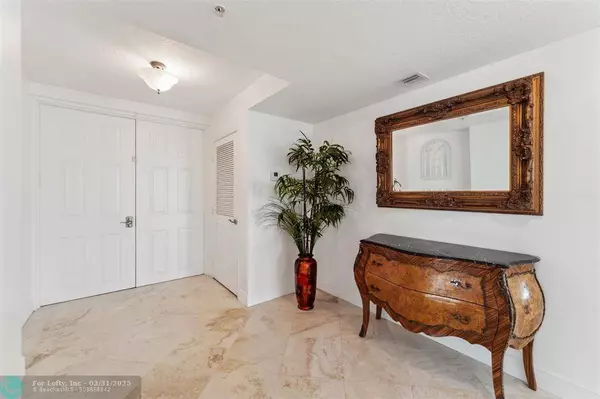 3210 NE 5th St #301, Pompano Beach, FL 33062