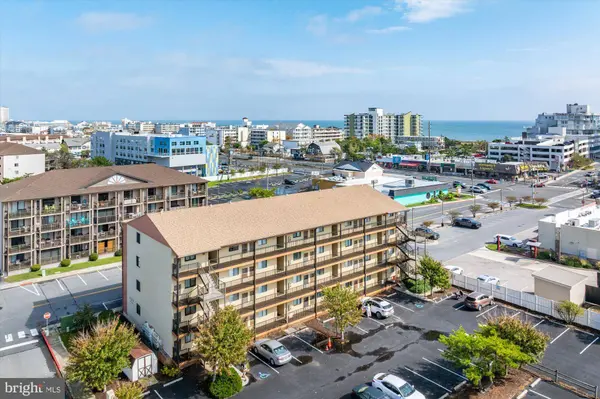 203 33RD ST #105, Ocean City, MD 21842