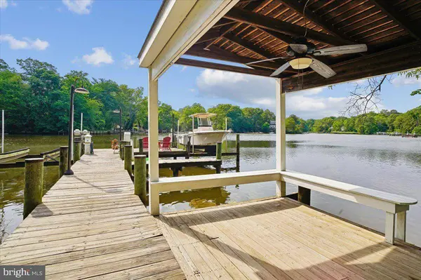 300 MAGOTHY BRIDGE RD, Pasadena, MD 21122