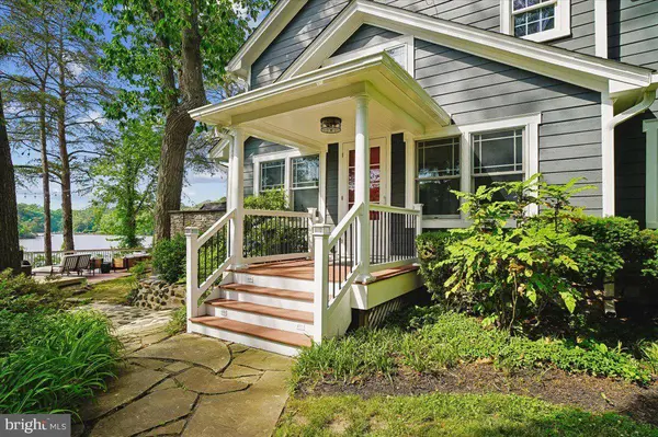300 MAGOTHY BRIDGE RD, Pasadena, MD 21122