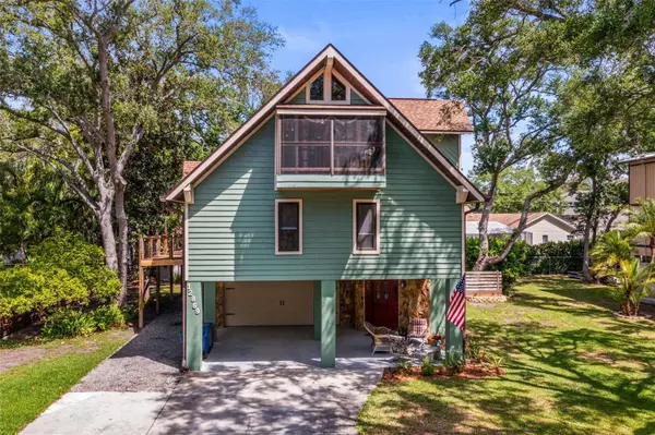12869 POINSETTIA AVE, Seminole, FL 33776