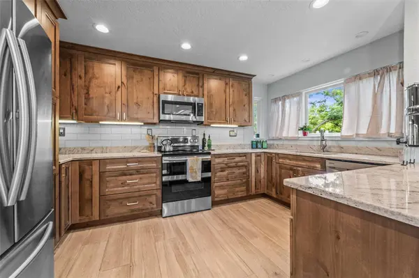 12869 POINSETTIA AVE, Seminole, FL 33776