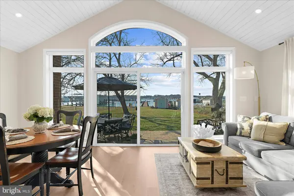 3738 BAY DR, Edgewater, MD 21037