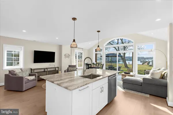 3738 BAY DR, Edgewater, MD 21037