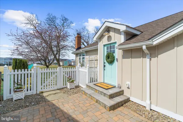 3738 BAY DR, Edgewater, MD 21037