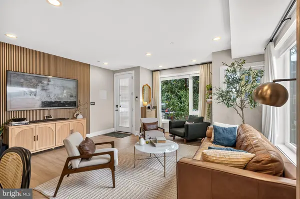 1210 QUEEN ST NE #1, Washington, DC 20002