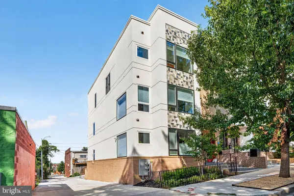 1210 QUEEN ST NE #1