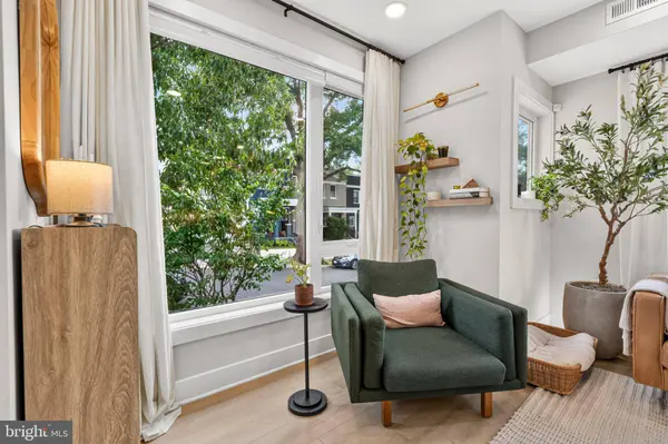 1210 QUEEN ST NE #1, Washington, DC 20002