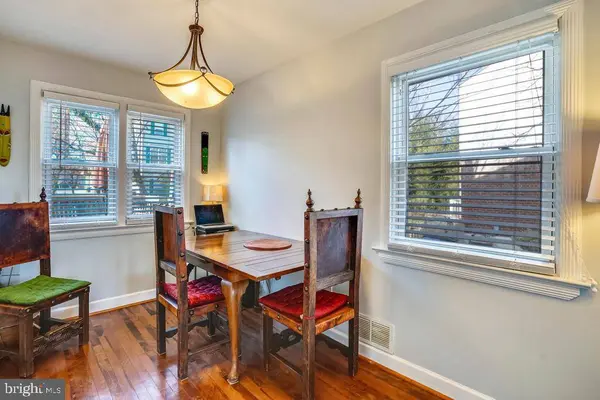 5710 FENWICK DR, Alexandria, VA 22303