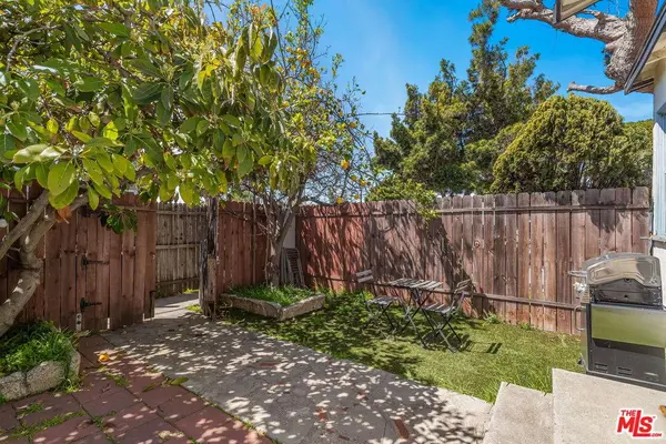 2328 Ocean Park Blvd, Santa Monica, CA 90405