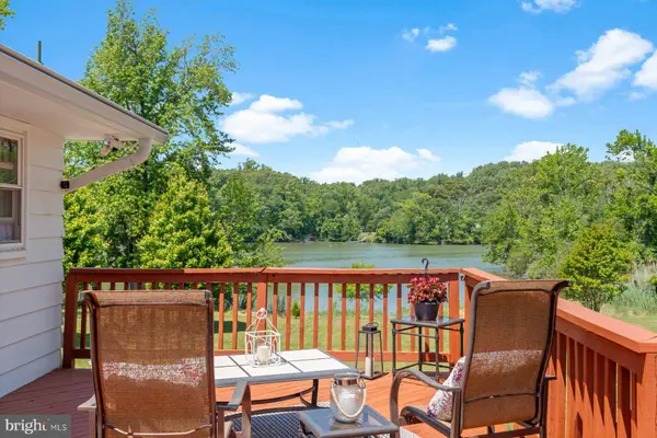 1518 RIDGELY DR, Edgewater, MD 21037