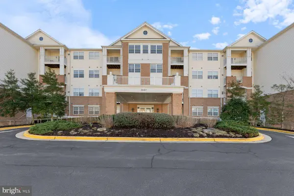 2607 CHAPEL LAKE DR #313