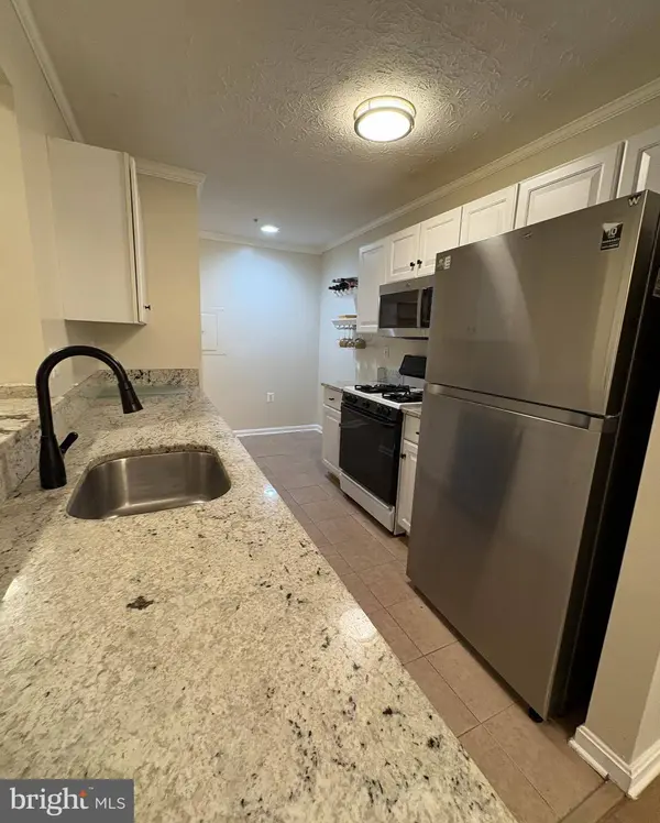 653 BURTONS COVE WAY #1, Annapolis, MD 21401