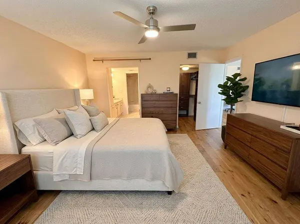 1101 COLONY POINT CIR #220, Pembroke Pines, FL 33026
