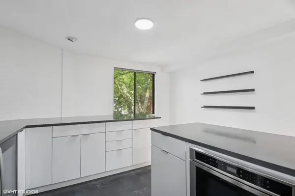 3759 N Kenmore AVE #A, Chicago, IL 60613