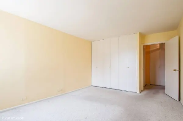 1360 N Sandburg TER #901C, Chicago, IL 60610