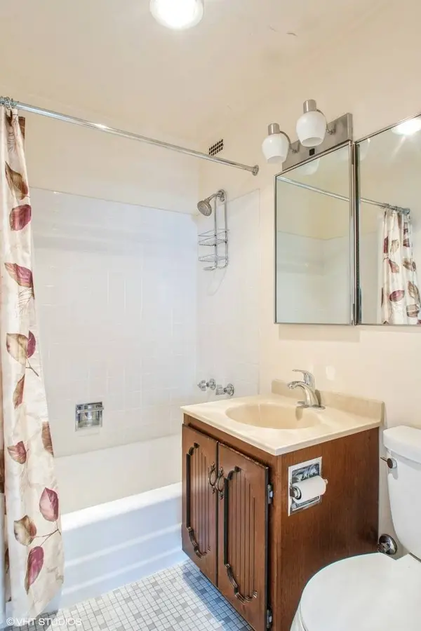 1360 N Sandburg TER #901C, Chicago, IL 60610