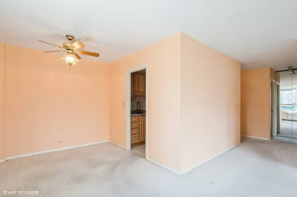 1360 N Sandburg TER #901C, Chicago, IL 60610